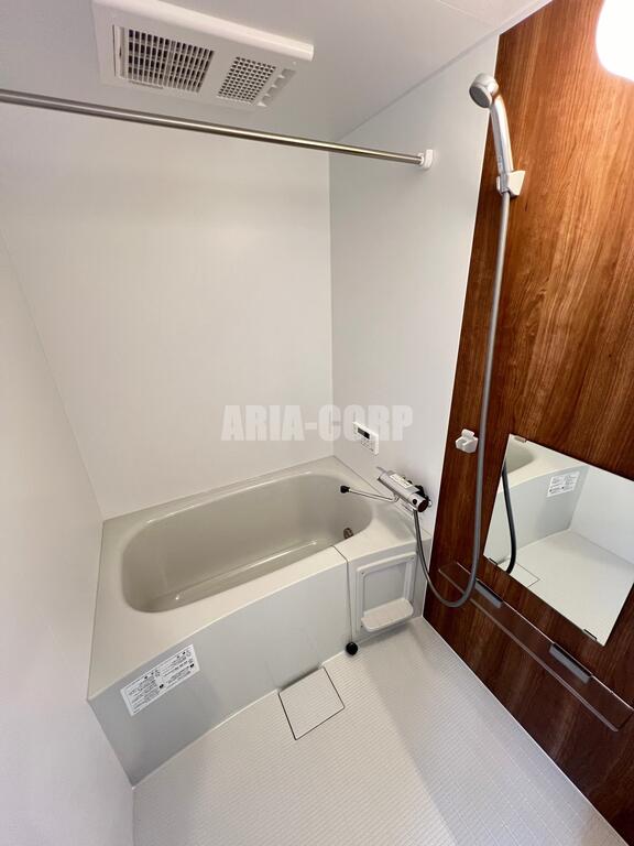 バス・シャワールーム　追炊き・浴室乾燥機付きのバスルーム♪