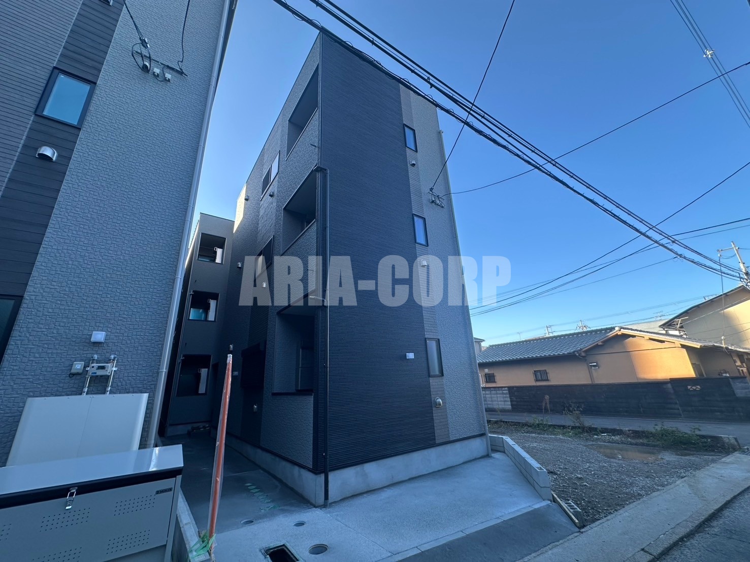 建物外観　2024年完成、大手ハウスメーカー施工のデザイナーズアパート