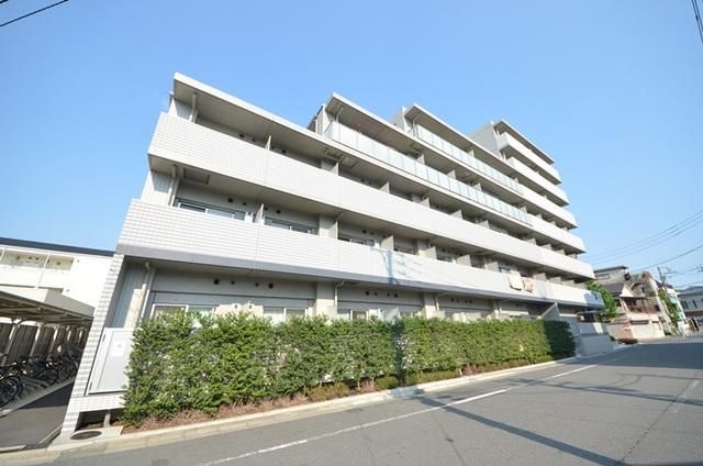 建物外観　スーパーすぐ近く
