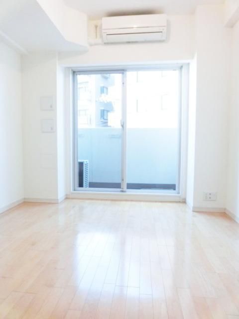 居室・リビング　★明るい洋室★