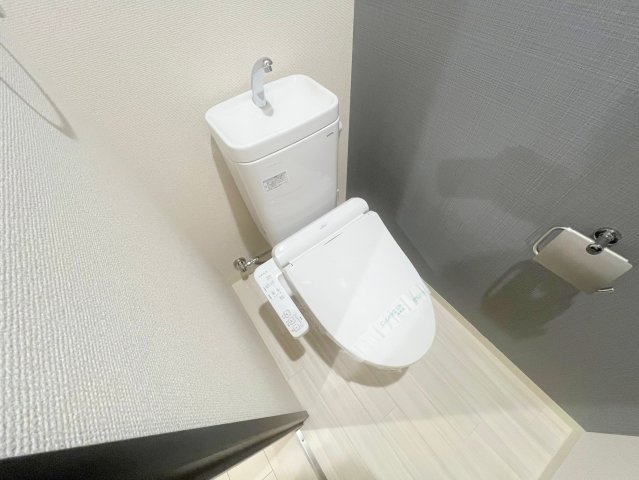 トイレ　綺麗なトイレにはウォシュレット標準装備です。