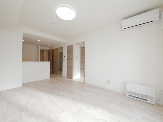 居室・リビング　明るい居間で気持ちまで明るくなりますね！