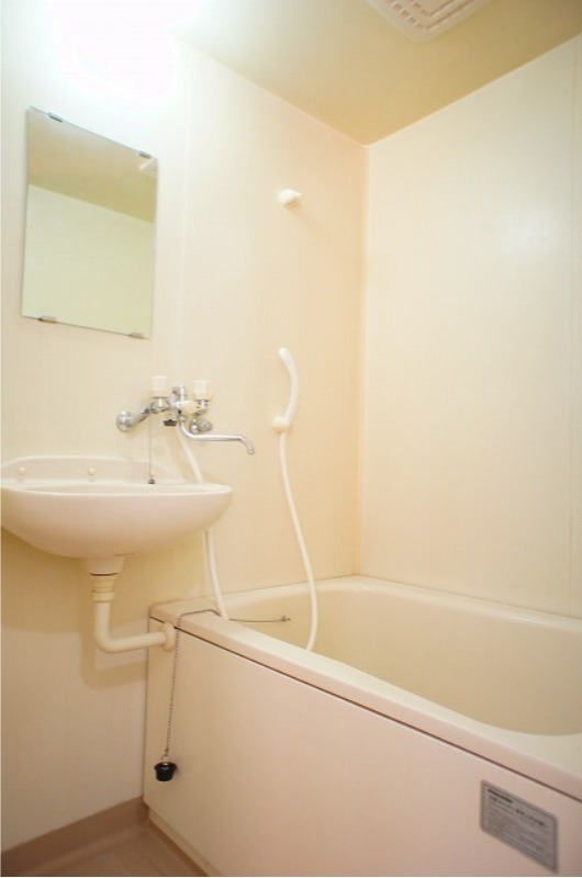 バス・シャワールーム　図面と現状に相違がある場合には現状を優先．．．