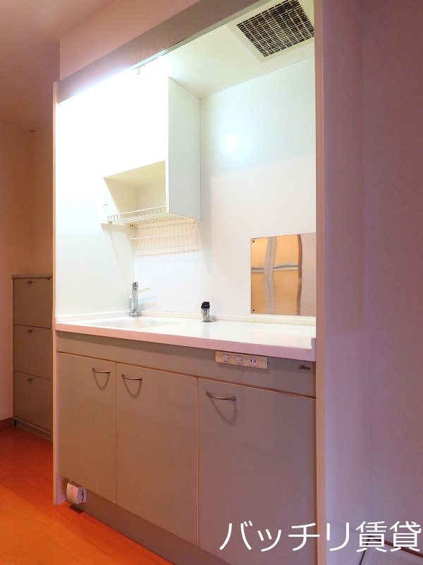 キッチン　画像は同型タイプの為、現状を優先致します。