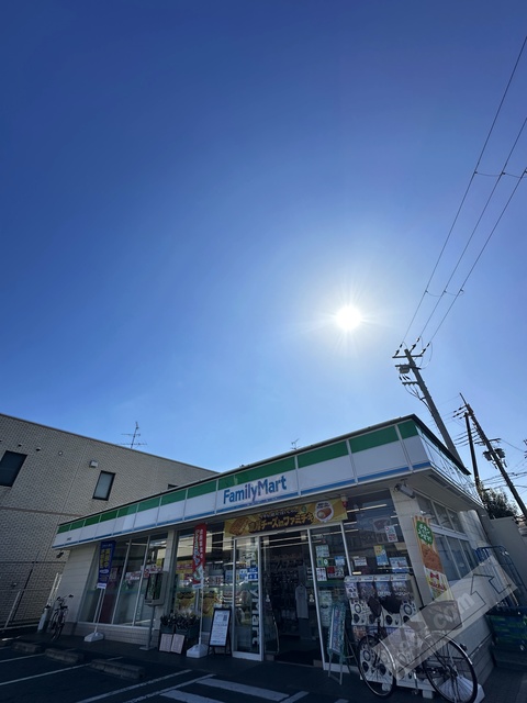 コンビニ　ファミリーマート堺草尾店（コンビニ）まで392m