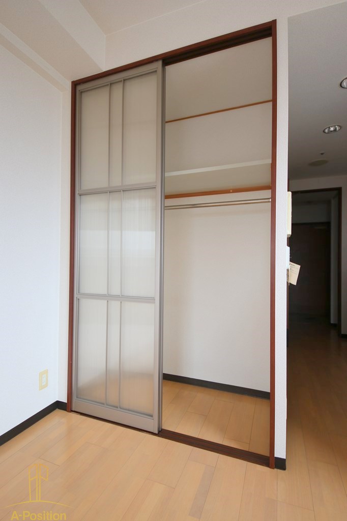 収納　コンソラーレ上町台II