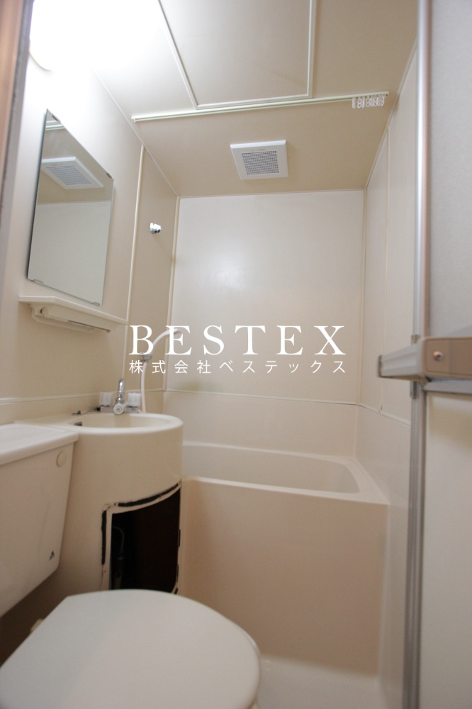 バス・シャワールーム　※同建物内・別タイプの参考写真です。