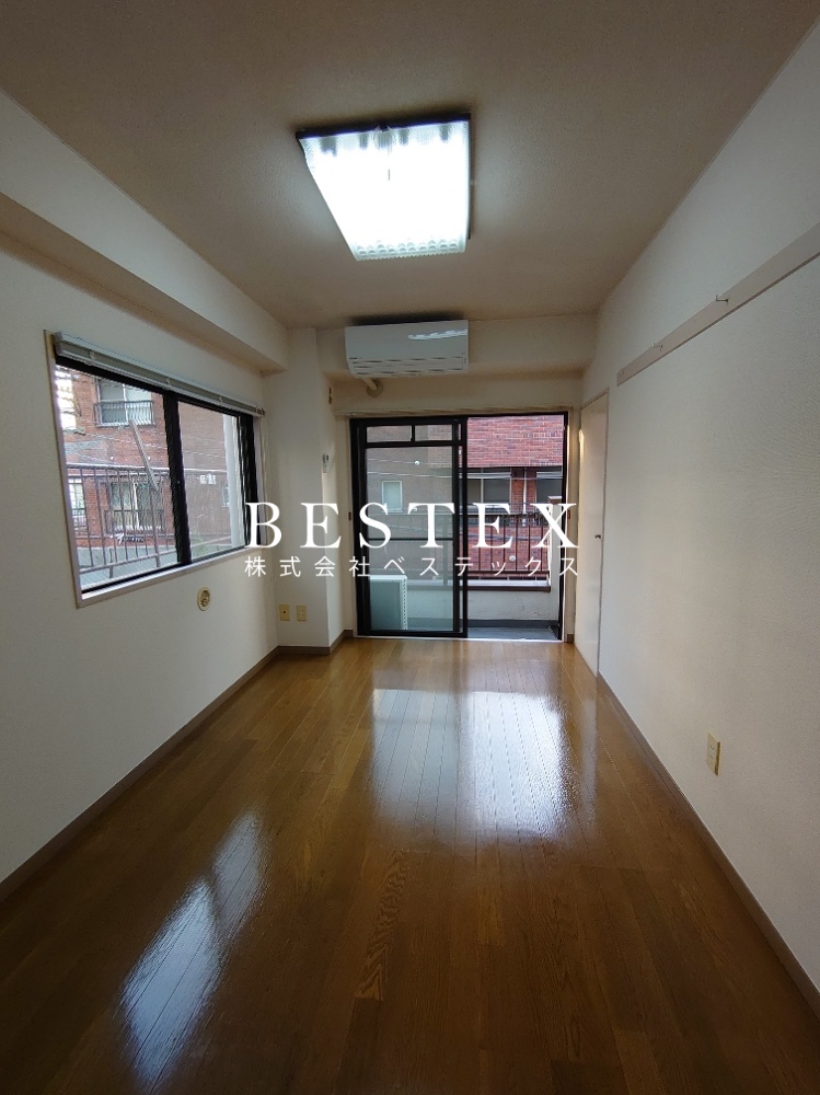 居室・リビング　※同建物内・別タイプの参考写真です。