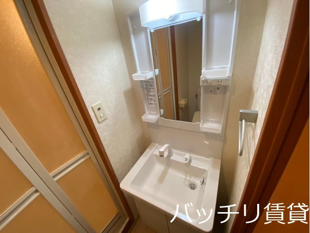 洗面設備　画像は別号室写真の為、現状を優先いたします。