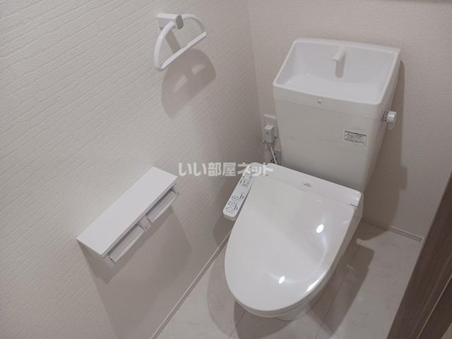 ノーブルラフィネ万平町 Aのトイレ写真