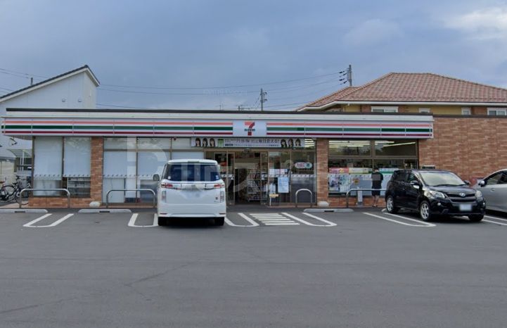 コンビニ　ファミリーマートくぬぎ山四丁目店（コンビニ）まで210m
