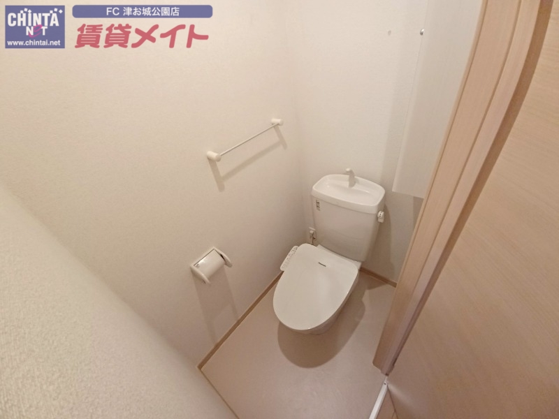 トイレ　同型参考写真