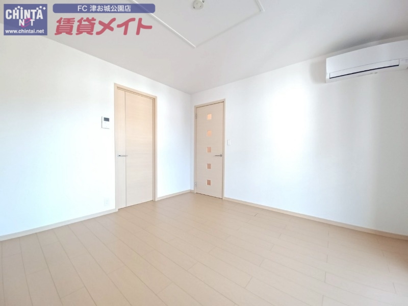 居室・リビング　同型参考写真