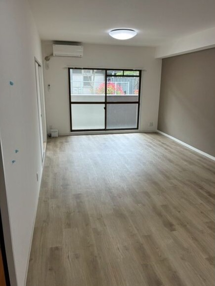 居室・リビング　（写真は同タイプ）