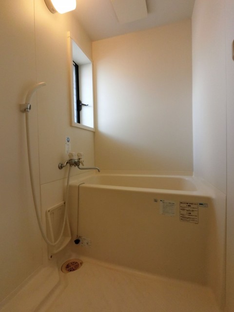 バス・シャワールーム　別部屋の写真です。現状優先