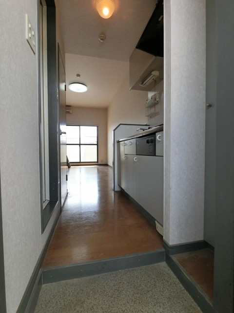 玄関　別部屋の写真です。現状優先