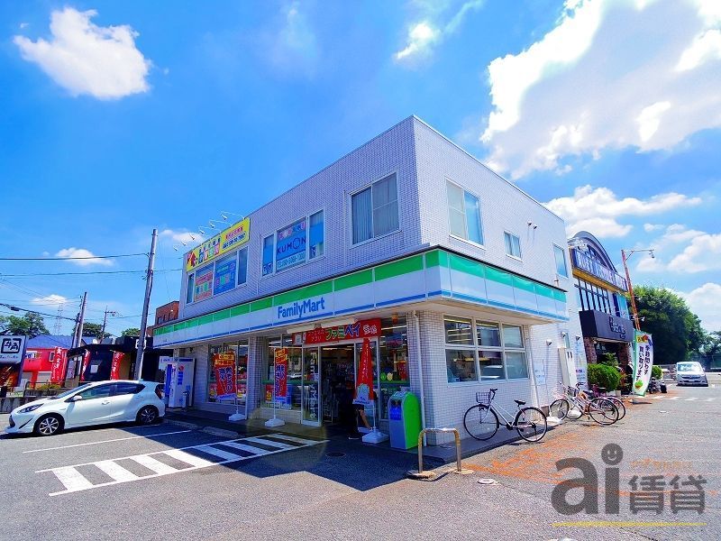 コンビニ　ファミリーマート久米川辻店（コンビニ）まで590m