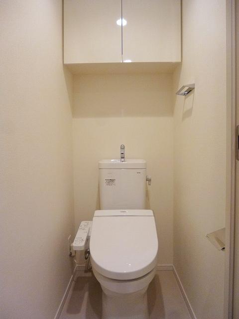 トイレ　パークアクシス上野・稲荷町の温水洗浄便座です