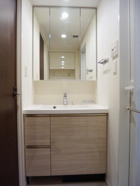 洗面設備　パークアクシス上野・稲荷町の独立洗面台です