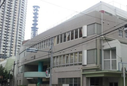 小学校　新宿区立牛込仲之小学校（小学校）まで727m