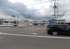 コンビニ　ローソン高知大津店（コンビニ）まで590m