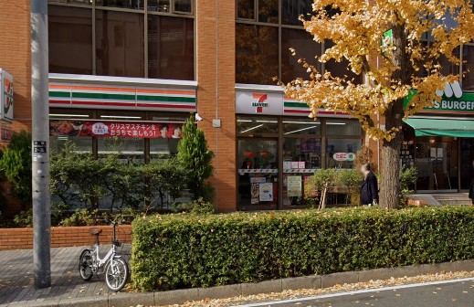 コンビニ　セブンイレブン（コンビニ）まで118m