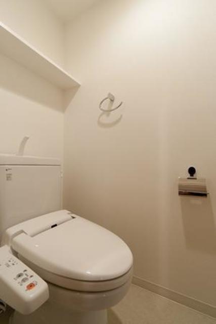 トイレ　※写真は同タイプ住戸です。