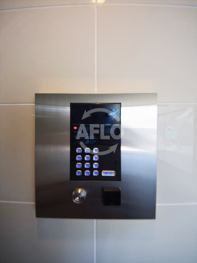 セキュリティ　セオリー難波WEST　オートロック