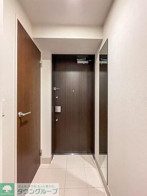 玄関　※写真は同タイプ住戸です。