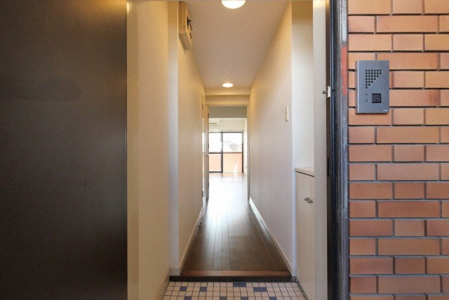 玄関　別部屋の写真です