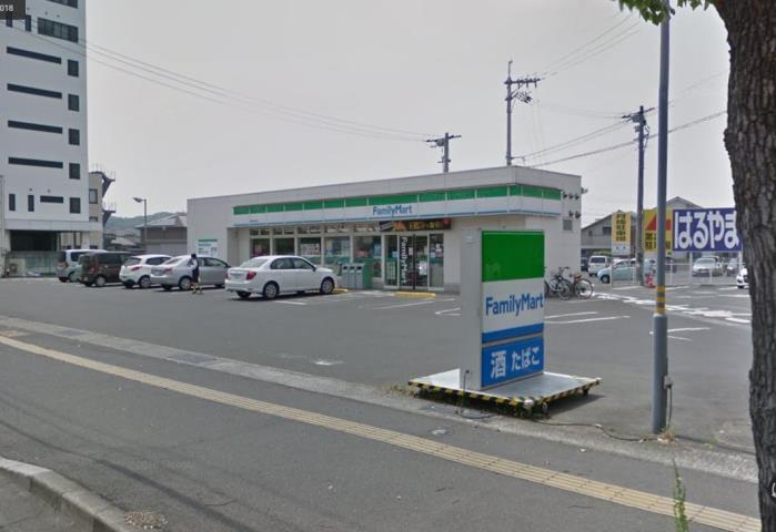 コンビニ　ファミリーマート（コンビニ）まで159m