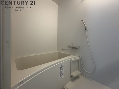 バス・シャワールーム　シンプルな浴室です。