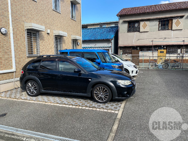 駐車場　敷地内駐車場