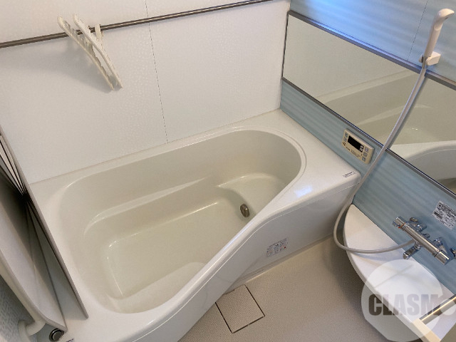 バス・シャワールーム　浴室乾燥機＆追焚機能付き広々バスルーム♪