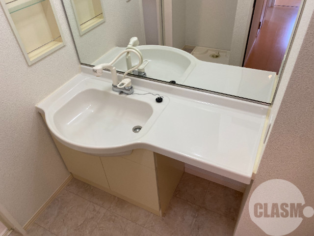 洗面設備　鏡の大きなシャンプードレッサー♪