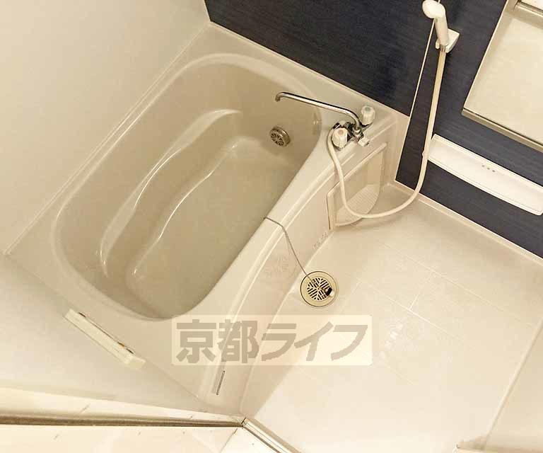 バス・シャワールーム　リラックスできるバスルームです・