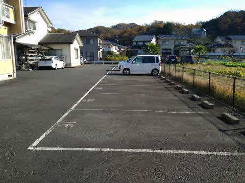 駐車場　駐車場