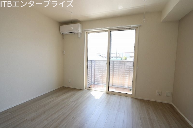 セジュールAYAの居間写真