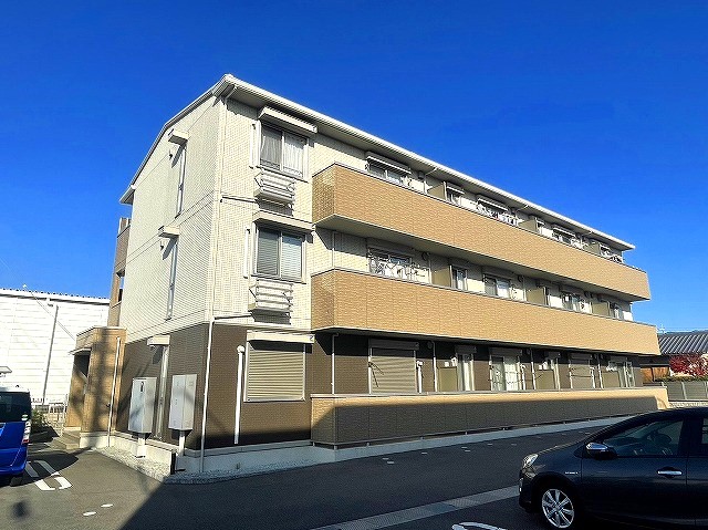 建物外観　落ち着いた雰囲気の外観です