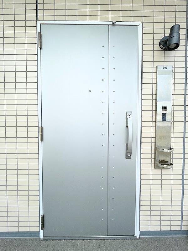 玄関　玄関外側