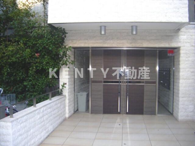 エントランス　建物の内部です