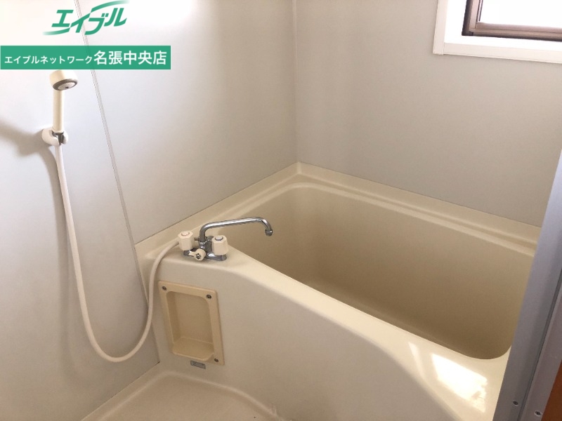 バス・シャワールーム　同タイプ、別の部屋の写真です。