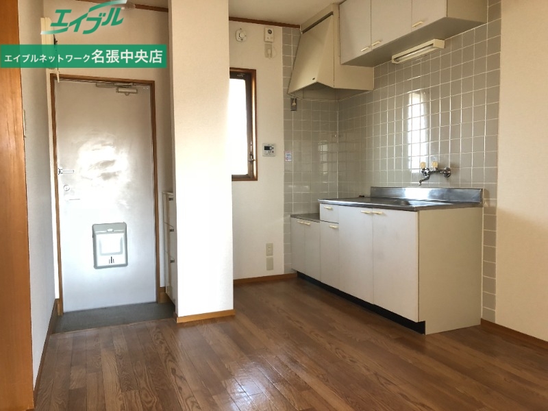 居室・リビング　同タイプ、別の部屋の写真です。