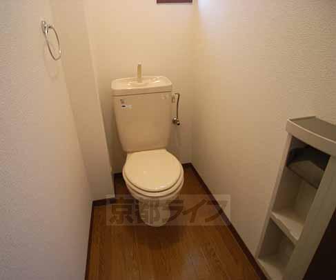 トイレ　トイレも広々。