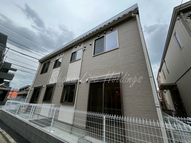 建物外観　鉄骨造りの外観♪