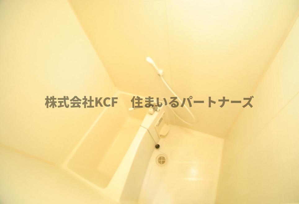 バス・シャワールーム　落ち着いた空間のお風呂です