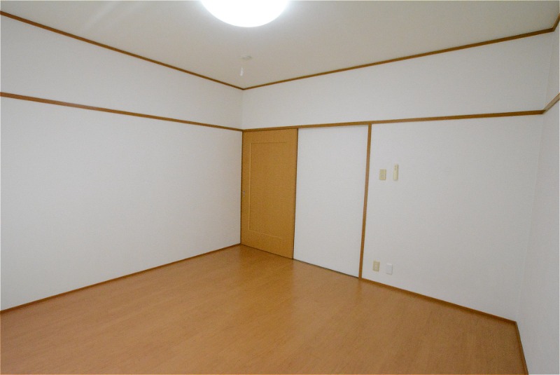 その他部屋・スペース　寝室８帖