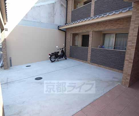 駐車場　敷地ガレージ（空き要確認）