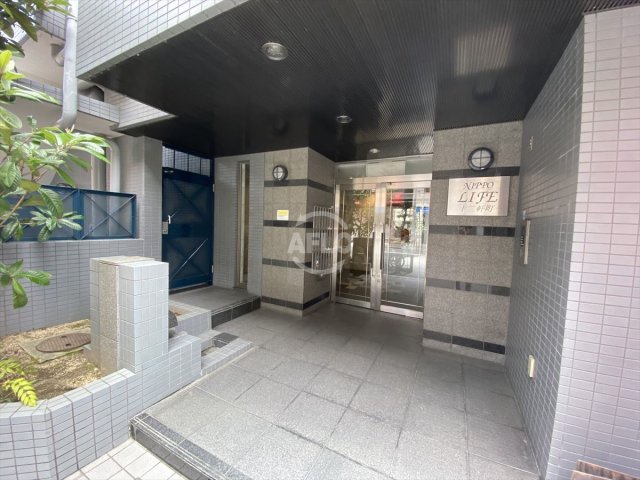 エントランス　日宝ライフ十二軒町　エントランス