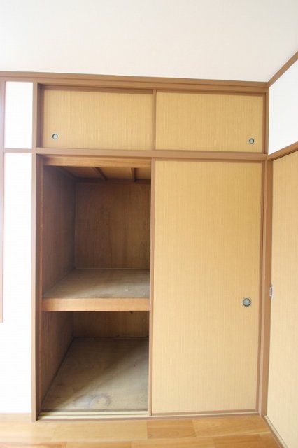 収納　同物件別号室の写真です。